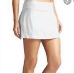 Athleta Baseline Skort in WHITE. Size M.